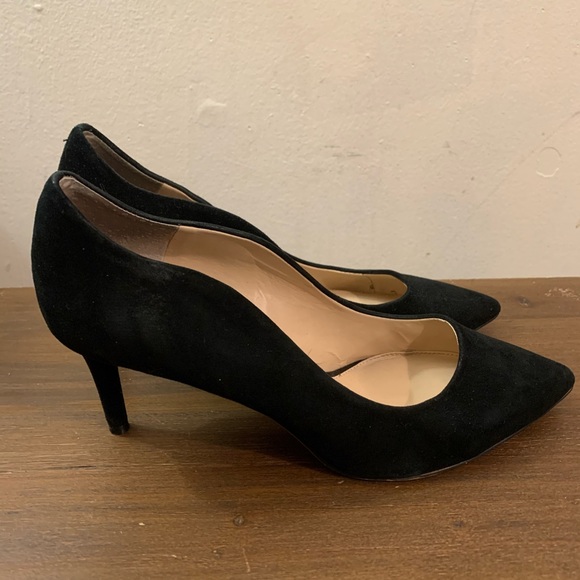 Vince Camuto Jaynita Suede Scalloped Heels 12 - Picture 2 of 6